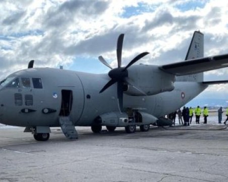 Родилката, транспортирана със „Спартан” до София, остава в критично състояние
