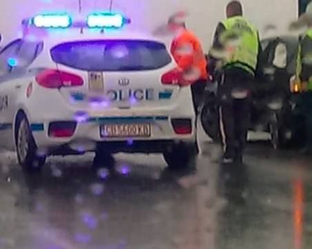 Тежка катастрофа между две села до Пловдив, има линейки на място