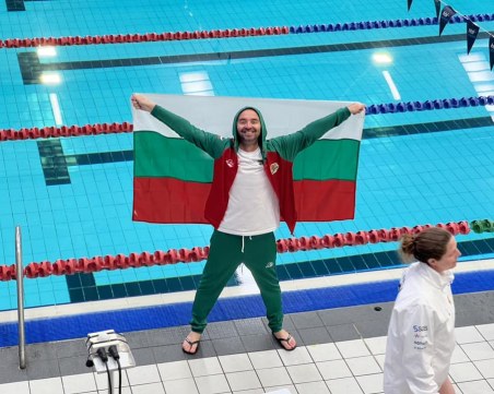 Журналистът Георги Пеев със златен медал по плуване на Световното за трансплантирани