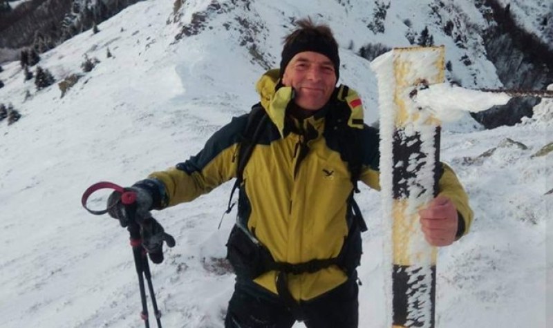 Българският алпинист Господин Динев избегна лавина в Хималаите. Прочетете ощеСпасителна операция
