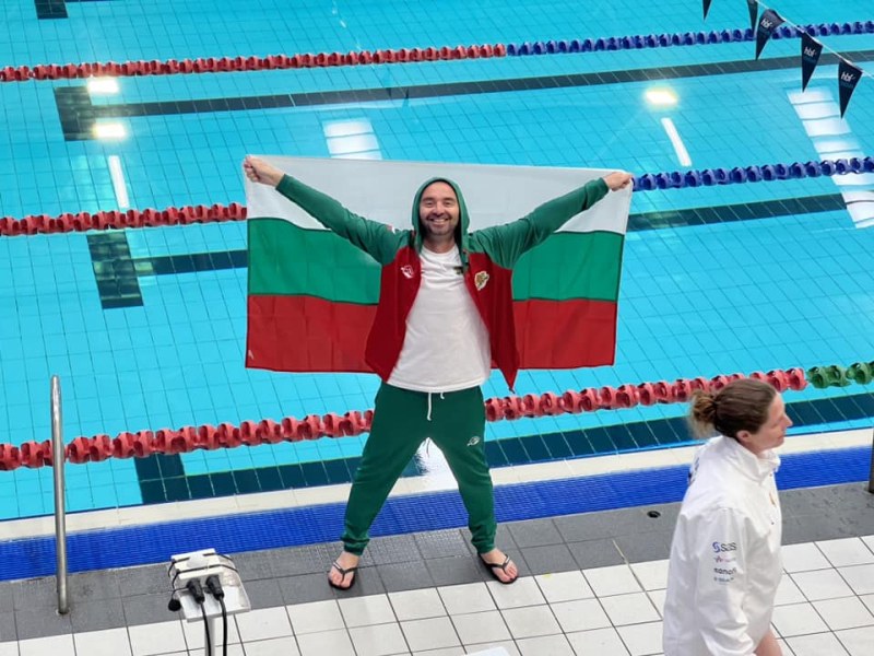 Журналистът Георги Пеев със златен медал по плуване на Световното за трансплантирани