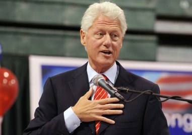 Американският президент Бил Клинтън 1993 – 2001 г пристига в