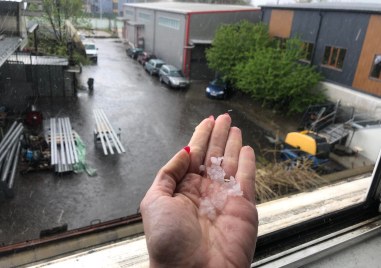 Градушка падна в част от Пловдив Пороят е основно в северната