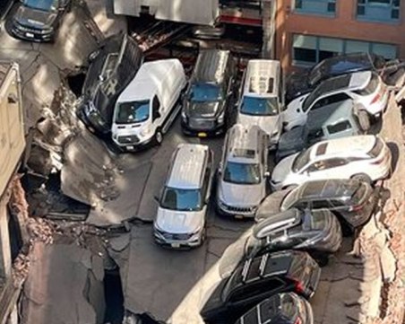 Четириетажен паркинг рухна в Ню Йорк, има жертва и ранени