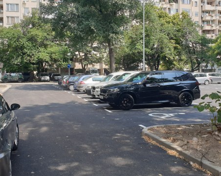 Ожесточена борба за паркоместа в центъра на Пловдив, по трима се борят за едно място
