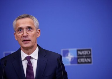 Генералният секретар на НАТО Йенс Столтенберг пристигна на изненадващо посещение