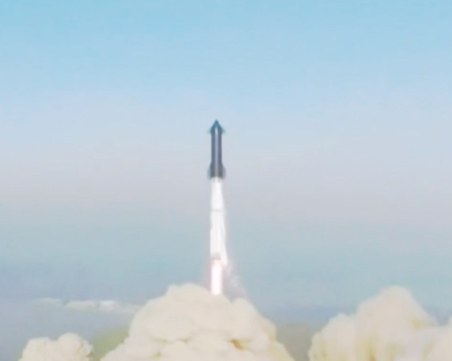 Най-голямата ракета в историята излетя и експлодира