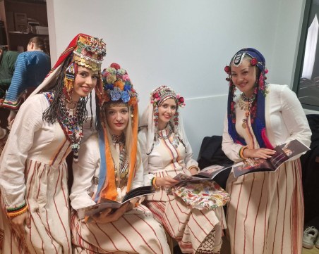 По забрадката ще я познаете - ако е пищна и богата, търси се жених