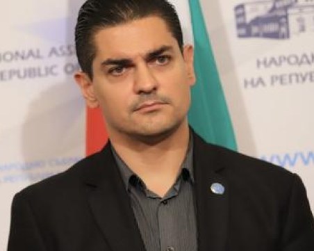 Радостин Василев: Няма проблем да се откажа от имунитета си