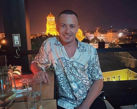 Шефът на стриптийз клуб „Бътерфлай” излиза от ареста, издейства си условна присъда