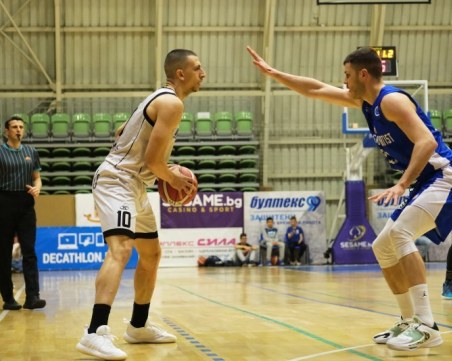 Академик домакинства днес в Самоков заради заетост на залите в Пловдив