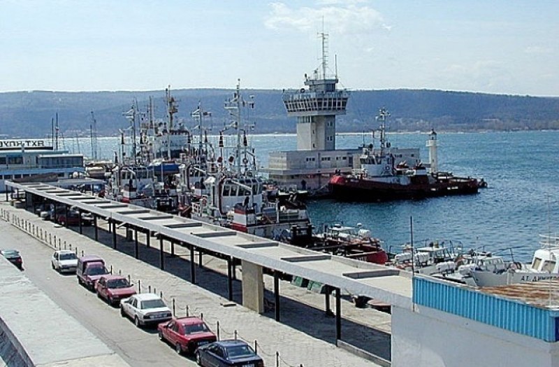 Издирват сирийски моряк, изчезнал от кораб във Варна