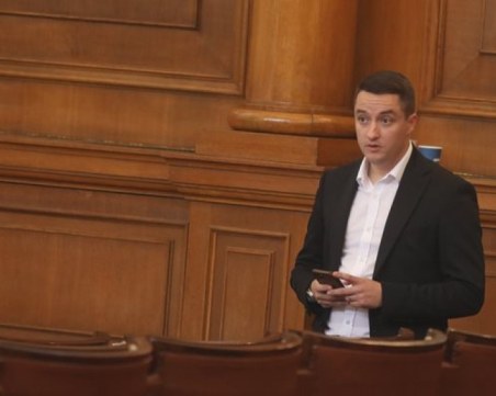 Божанков: В патова ситуация сме, няма правилен ход
