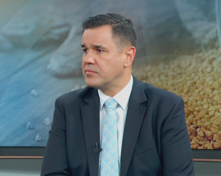 Министърът на икономиката: Въвеждането на мито е възможност за решаване на проблема с украински стоки