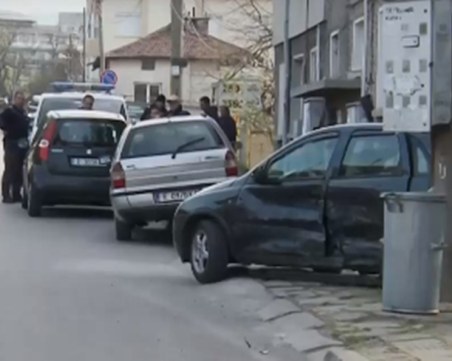 Младеж помля 4 коли в Благоевград