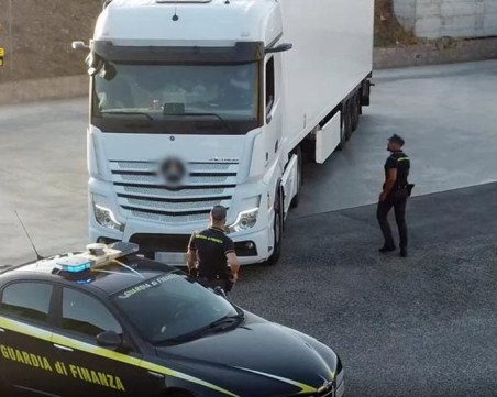 Откриха 650 кг хашиш в камион с български номера в Италия