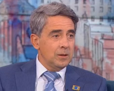 Плевнелиев: България е затънала в тежък популизъм