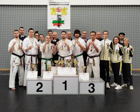 Пловдивските каратеки с 15 медала и купа от национална надпревара