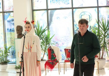 800 народни песни на българите от село Чушмелия в Украйна