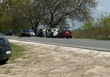 Катастрофа е станала в неделнияПазарджик Три коли са се блъснали