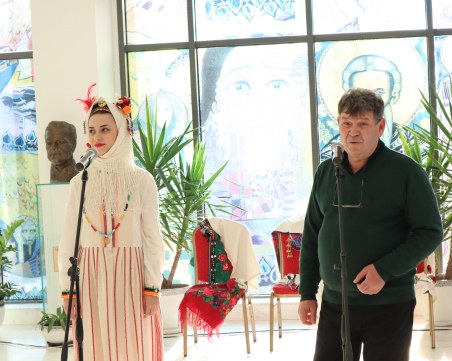 Пловдивски занаятчия събра и записа 800 народни песни на българите в Украйна