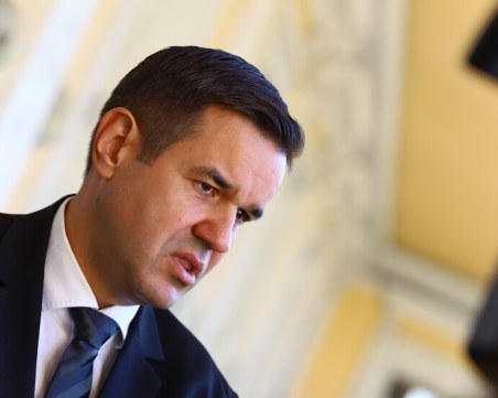 Стоянов: Инфлацията върви надолу, с най-евтините горива в Европа сме