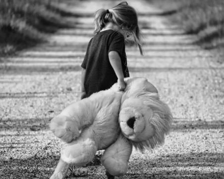 Все повече деца се чувстват самотни у нас, сами търсят помощ от психолози