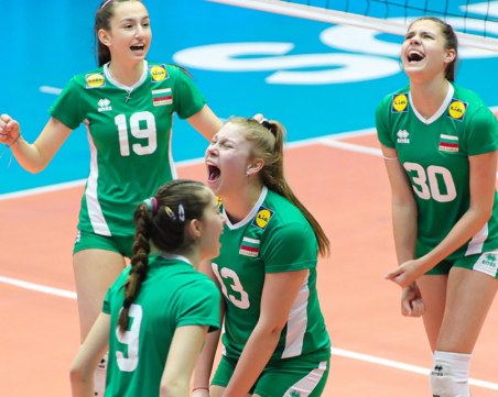 Волейболните националки до 17 години се класираха за Европейското по категоричен начин