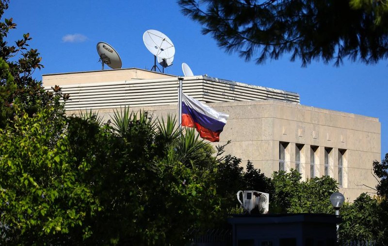 Тревога в руското посолство в Атина заради подозрителен предмет