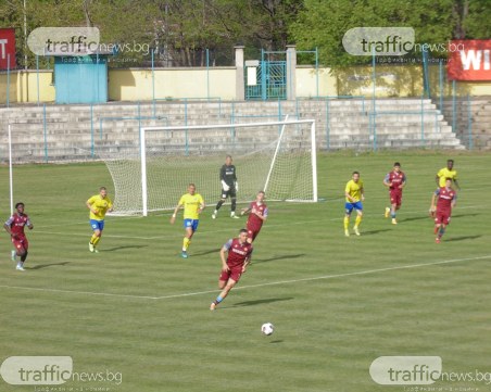 Марица победи Ботев 2 в пловдивско дерби, Балтанов изпусна дузпа