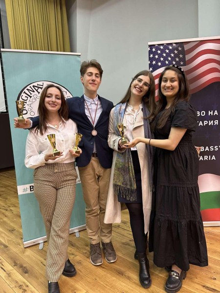 Младежи от Пловдив станаха шампиони на Националното състезание по английска