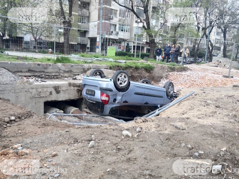 Колата, паднала в изкоп в Кършияка, бягала от полицията със 170 км/час