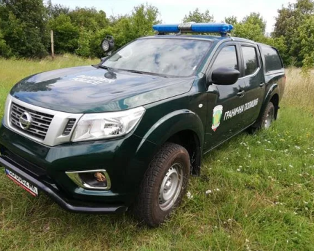 Полицаи натъпкаха 6-има мароканци в багажник, вързаха ги с шнур от суитшърт, те им избягаха