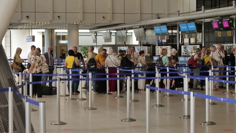Държавата обяви поръчка за покупката на самолетни билети за 37 млн. лв.