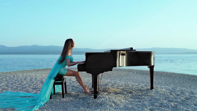 Световноизвестната пианистка Лола Астанова ще се срещне за първи път