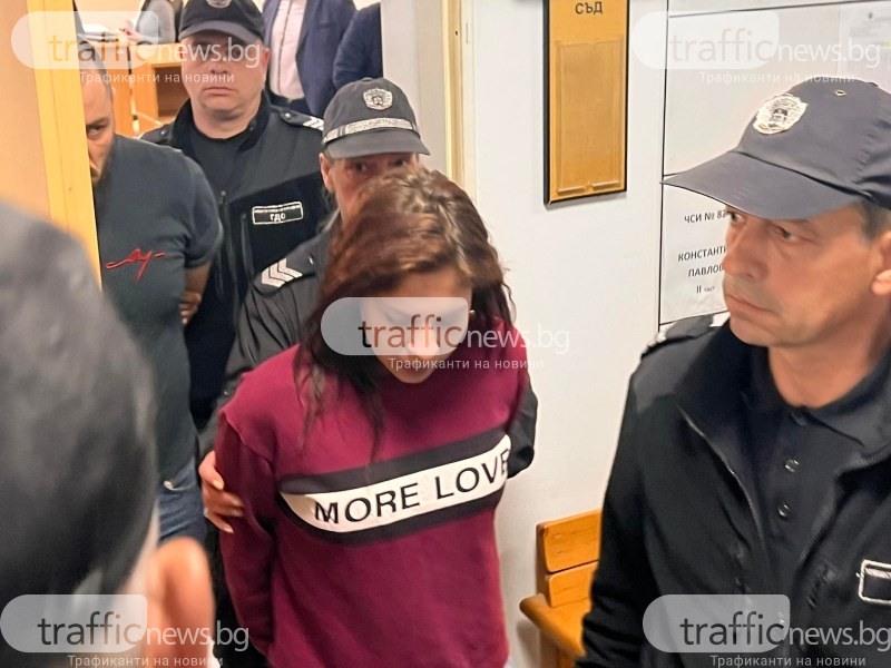 Пловдивският районен съд остави в ареста каналджиите, хванати да превозват