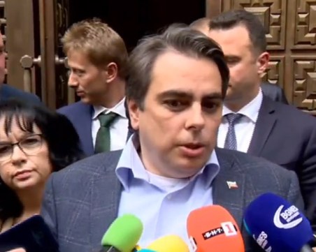 Асен Василев: Ще обсъдим реалистичен вариант - бюджетът да влезе в 3-процентовите ограничени