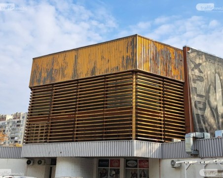 Отложиха решението за купуването на зала 