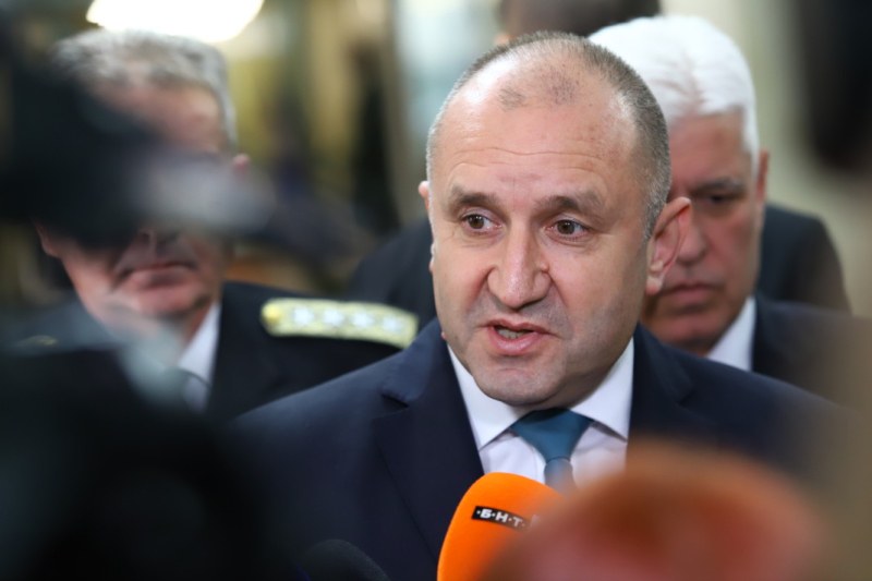 Президентът: Очакваме парламентът да произвежда закони, а не скандали