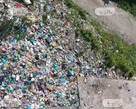 Спретнато отпред, кочина отзад! Сметището на ул. 