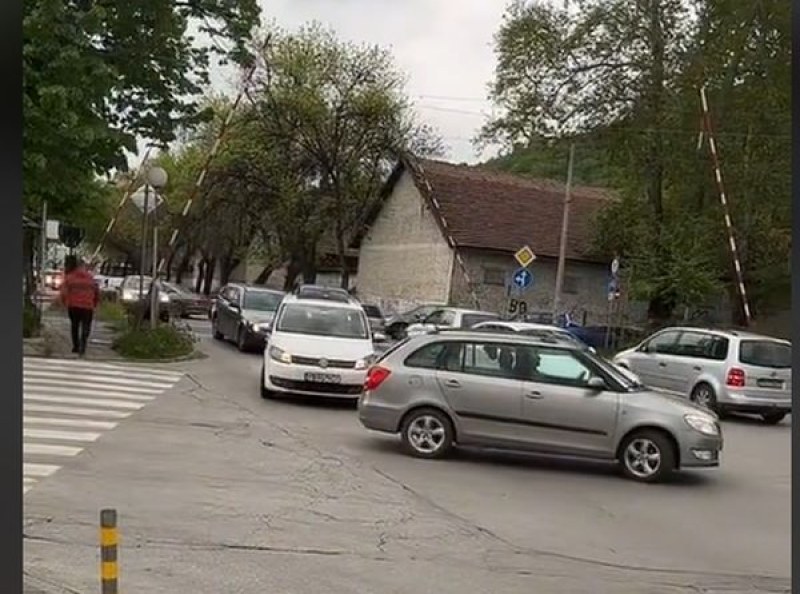 Бургазлия шашардисан от кръстовище в Пловдив: Това е най-абсурдното място в България!