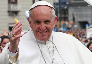 Папа Франциск благодари на унгарците че са приели украински бежанци и