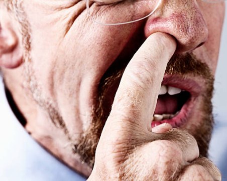 Какви опасности крие чопленето на носа