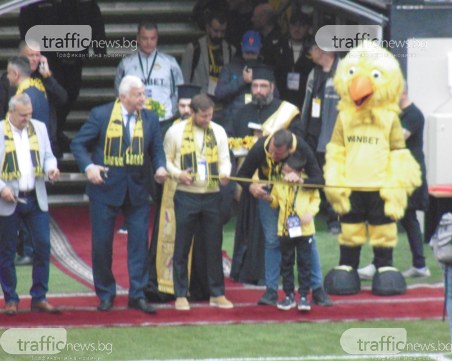 Официално откриха Колежа с водосвет! Зико даде ключ на Зингаревич