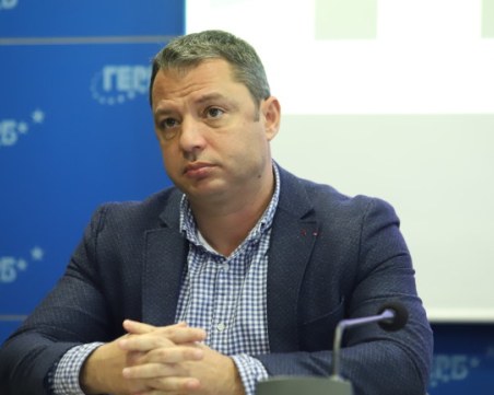 Делян Добрев: Аз лично не искам да управляваме с ПП –ДБ