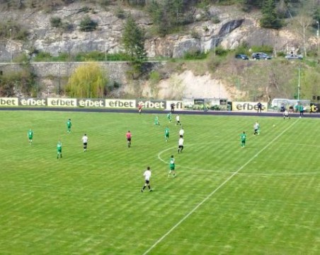 Дубълът на Локо продължава с победите