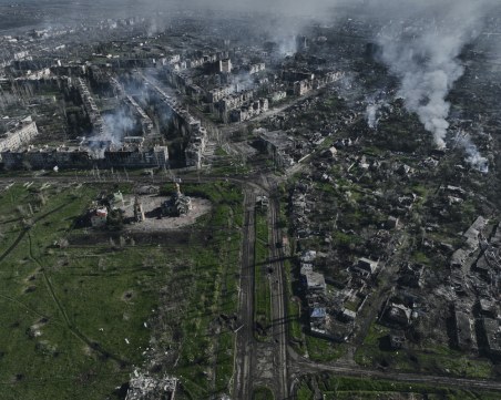 Продължава битката за Бахмут,  