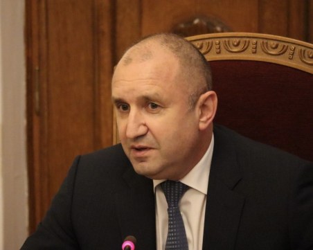 Радев: Дълг на всички институции е да уважават и пазят резултатите от труда на българите