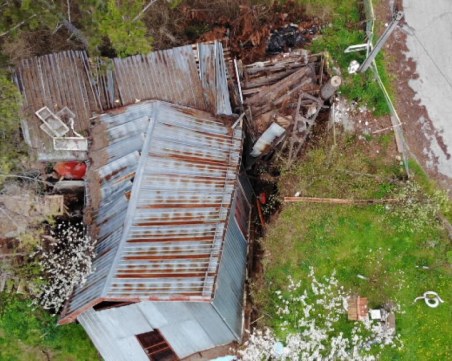 Ще получи ли помощ човекът, чиято къща пропадна в пещера в Смолян?