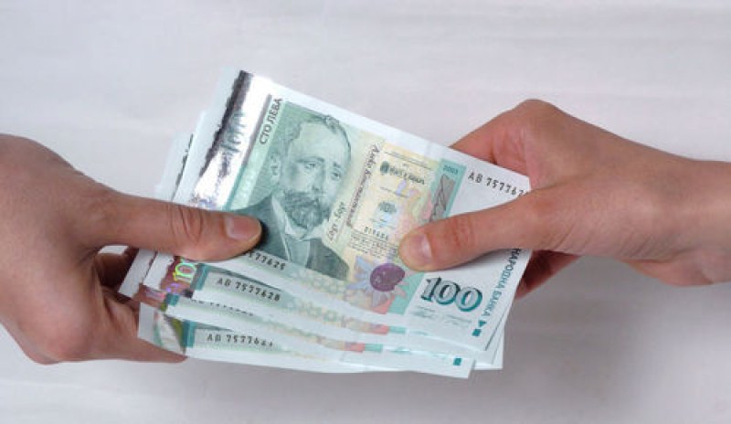 Защо в България минималната заплата е 398 евро и това